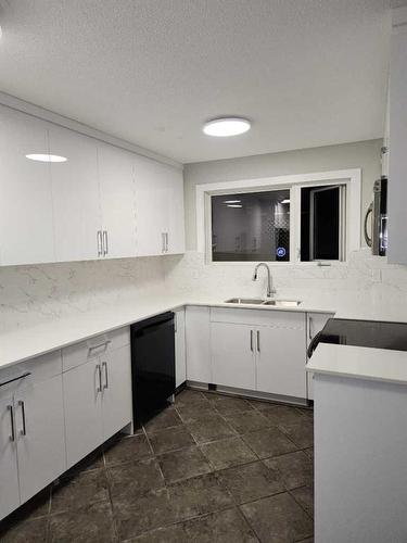 167 Whitman Place Ne, Calgary, AB - Indoor Photo Showing Kitchen