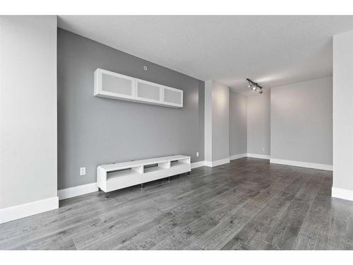 708-188 15 Avenue Sw, Calgary, AB - Indoor Photo Showing Other Room