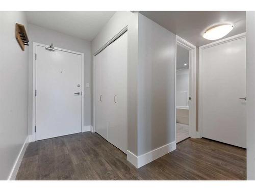 708-188 15 Avenue Sw, Calgary, AB - Indoor Photo Showing Other Room