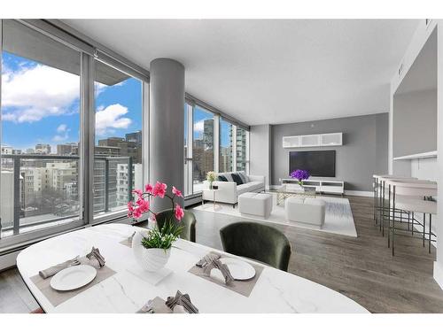 708-188 15 Avenue Sw, Calgary, AB - Indoor Photo Showing Living Room