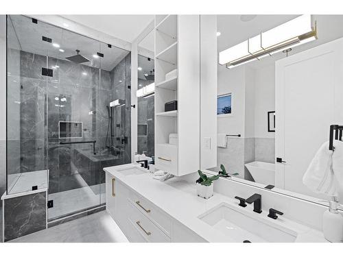 2911 4 Avenue Nw, Calgary, AB - Indoor Photo Showing Bathroom