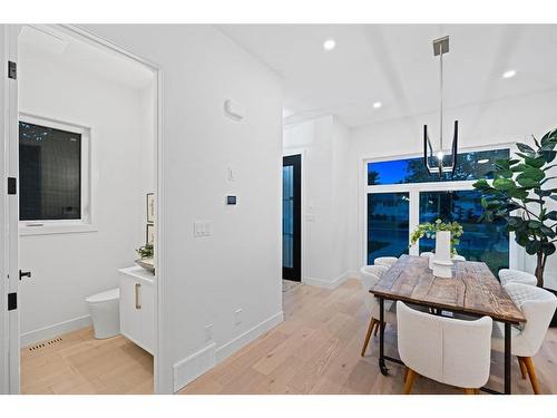 2911 4 Avenue Nw, Calgary, AB - Indoor Photo Showing Dining Room