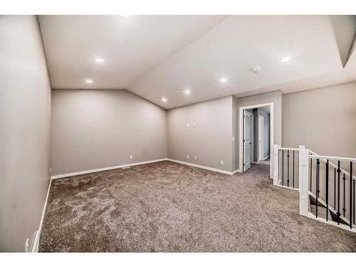 136 Lucas Heights Nw, Calgary, AB - Indoor