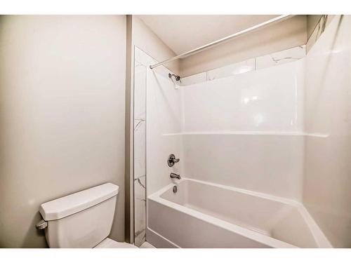 136 Lucas Heights Nw, Calgary, AB - Indoor Photo Showing Bathroom