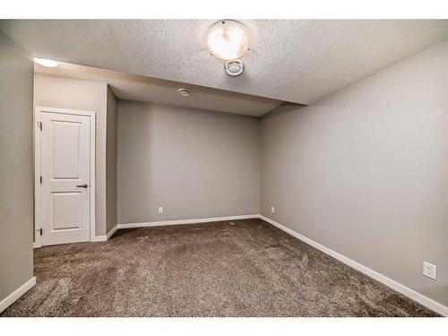 136 Lucas Heights Nw, Calgary, AB - Indoor Photo Showing Other Room