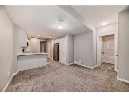 136 Lucas Heights Nw, Calgary, AB - Indoor