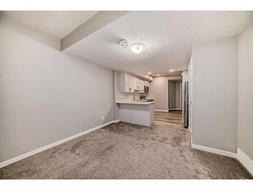 136 Lucas Heights Nw, Calgary, AB - Indoor Photo Showing Other Room