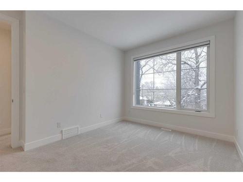 2004 6 Street Ne, Calgary, AB - Indoor Photo Showing Other Room