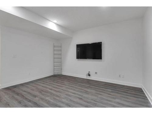 3 Sage Berry Rd Nw, Calgary, AB - Indoor Photo Showing Other Room