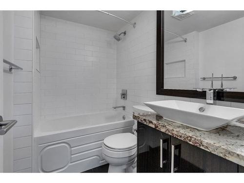 309-515 22 Avenue Sw, Calgary, AB - Indoor Photo Showing Bathroom