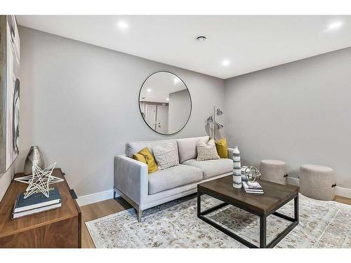 339 Hendon Drive Nw, Calgary, AB - Indoor Photo Showing Living Room