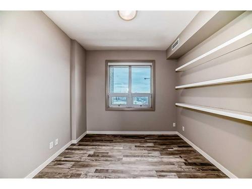 710-210 15 Avenue Se, Calgary, AB - Indoor Photo Showing Other Room