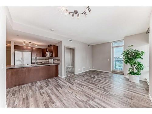 710-210 15 Avenue Se, Calgary, AB - Indoor