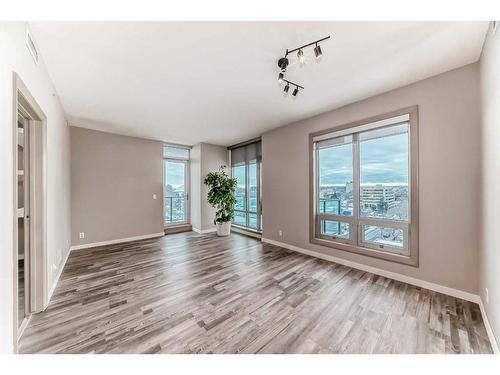 710-210 15 Avenue Se, Calgary, AB - Indoor