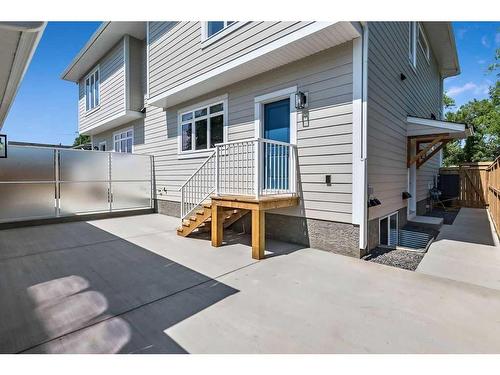 339 & 341 Hendon Drive Nw, Calgary, AB - Outdoor With Exterior