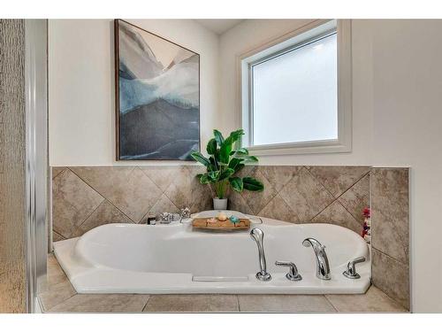 55 Bridlerange Circle Sw, Calgary, AB - Indoor Photo Showing Bathroom