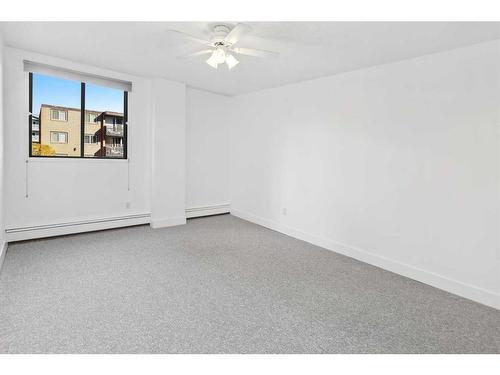 205-521 57 Avenue Sw, Calgary, AB - Indoor Photo Showing Other Room