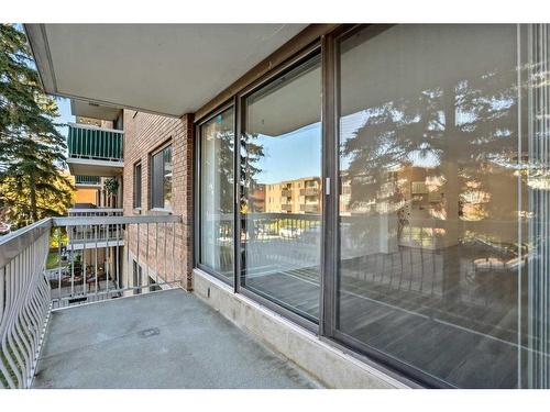 205-521 57 Avenue Sw, Calgary, AB - Outdoor With Balcony With Exterior