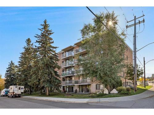 205-521 57 Avenue Sw, Calgary, AB - Outdoor With Balcony With Facade