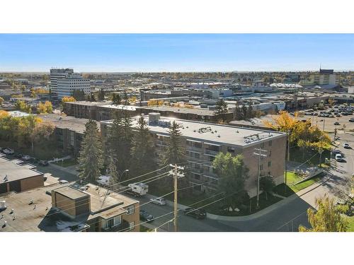 205-521 57 Avenue Sw, Calgary, AB - Outdoor With View