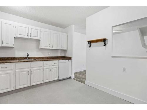 205-521 57 Avenue Sw, Calgary, AB - Indoor Photo Showing Kitchen