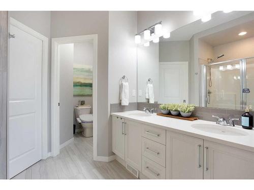 110-55 Fireside Circle, Cochrane, AB - Indoor Photo Showing Bathroom