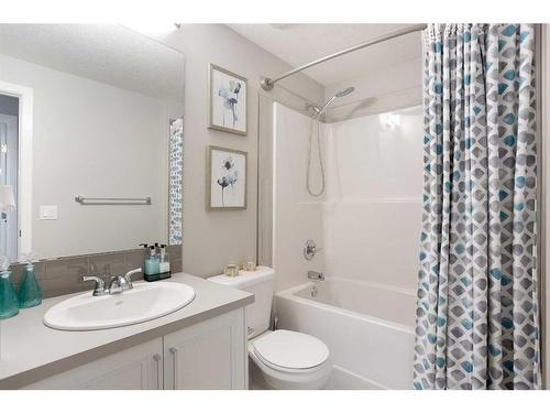 110-55 Fireside Circle, Cochrane, AB - Indoor Photo Showing Bathroom