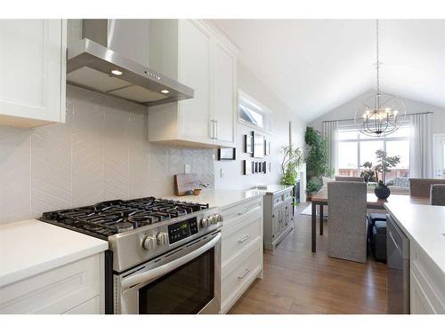 110-55 Fireside Circle, Cochrane, AB - Indoor Photo Showing Kitchen With Upgraded Kitchen