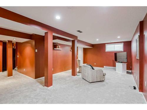 172 Tuscarora Heights Nw, Calgary, AB - Indoor Photo Showing Other Room