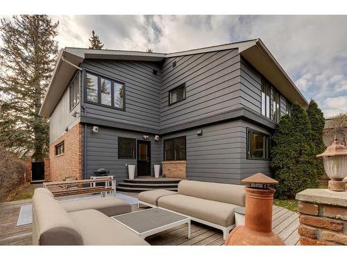 920 Elizabeth Road Sw, Calgary, AB - Outdoor With Exterior