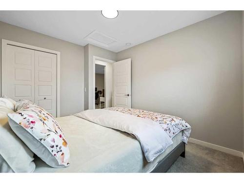 99 Masters Manor Se, Calgary, AB - Indoor Photo Showing Bedroom