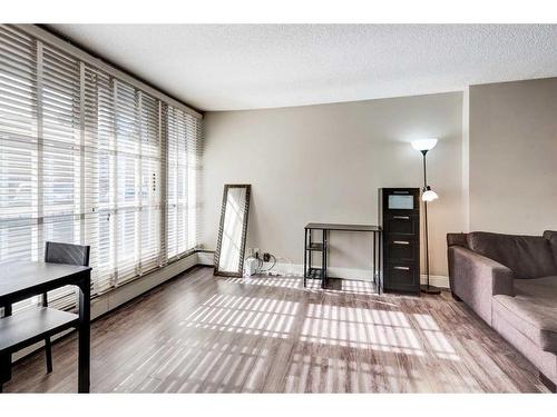 103-733 14 Avenue Sw, Calgary, AB - Indoor