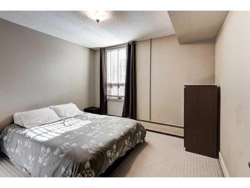 103-733 14 Avenue Sw, Calgary, AB - Indoor Photo Showing Bedroom