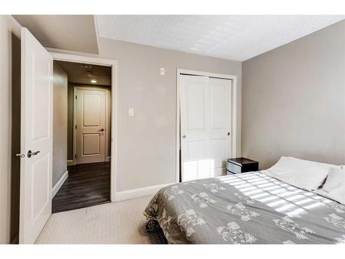 103-733 14 Avenue Sw, Calgary, AB - Indoor Photo Showing Bedroom