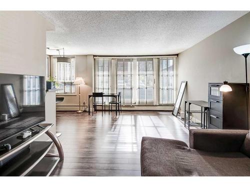 103-733 14 Avenue Sw, Calgary, AB - Indoor