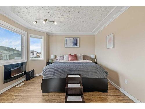 59 Ventura Road Ne, Calgary, AB - Indoor Photo Showing Bedroom