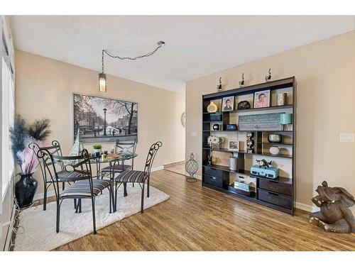 59 Ventura Road Ne, Calgary, AB - Indoor Photo Showing Dining Room