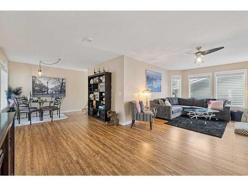 59 Ventura Road Ne, Calgary, AB - Indoor Photo Showing Living Room