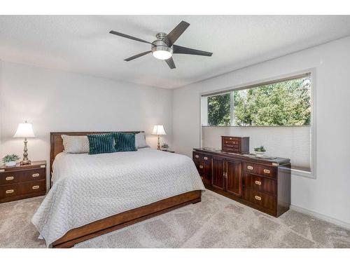 94 Tuscany Ridge Close Nw, Calgary, AB - Indoor Photo Showing Bedroom