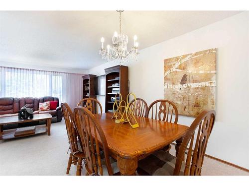 620 55 Street Se, Calgary, AB - Indoor Photo Showing Dining Room