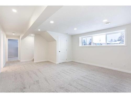 620 55 Street Se, Calgary, AB - Indoor Photo Showing Other Room