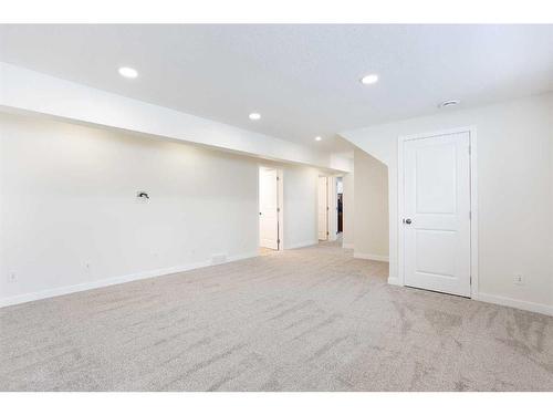 620 55 Street Se, Calgary, AB - Indoor Photo Showing Other Room