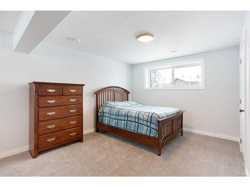 620 55 Street Se, Calgary, AB - Indoor Photo Showing Bedroom