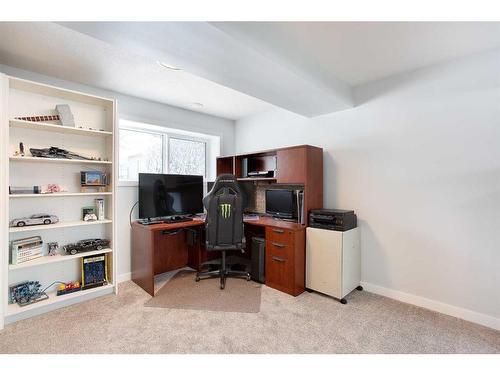 620 55 Street Se, Calgary, AB - Indoor Photo Showing Office