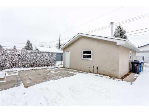 620 55 Street Se, Calgary, AB - Outdoor With Exterior