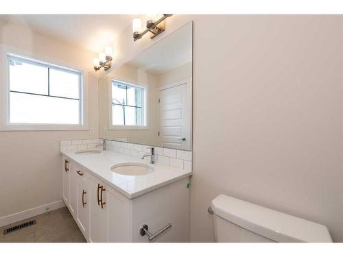 221 Homestead Terrace Ne, Calgary, AB - Indoor Photo Showing Bathroom