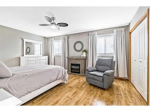 158 Mt Aberdeen Manor Se, Calgary, AB - Indoor Photo Showing Bedroom