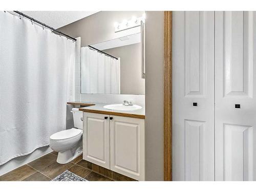 158 Mt Aberdeen Manor Se, Calgary, AB - Indoor Photo Showing Bathroom