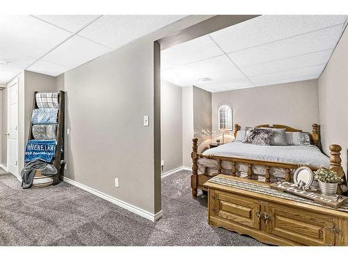 158 Mt Aberdeen Manor Se, Calgary, AB - Indoor Photo Showing Bedroom