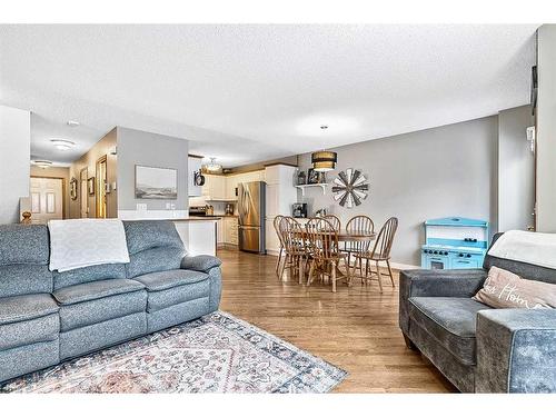 158 Mt Aberdeen Manor Se, Calgary, AB - Indoor Photo Showing Living Room